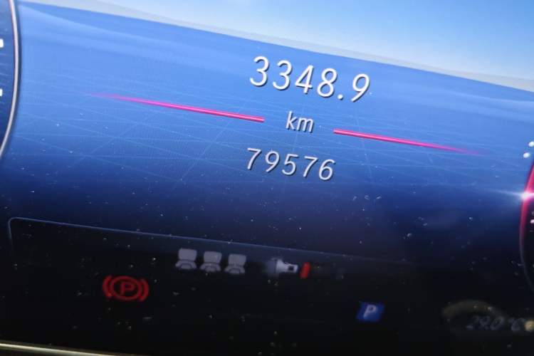 Used Mercedes-Benz C-Class 2022 C 200 L Sport Edition Odometer Close Up