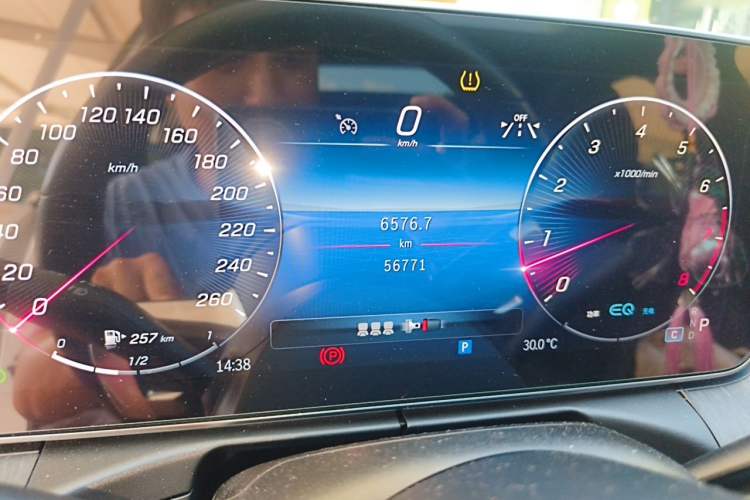 Used Mercedes-Benz C-Class 2022 C 260 L Sport Edition Odometer Close Up