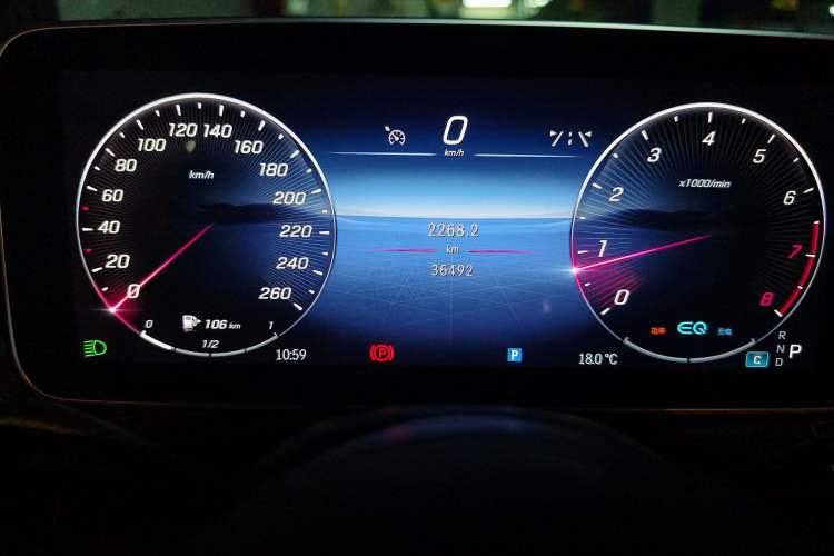 Used Mercedes-Benz C-Class 2022 Restyled C 260 L Sport Edition Odometer Close Up