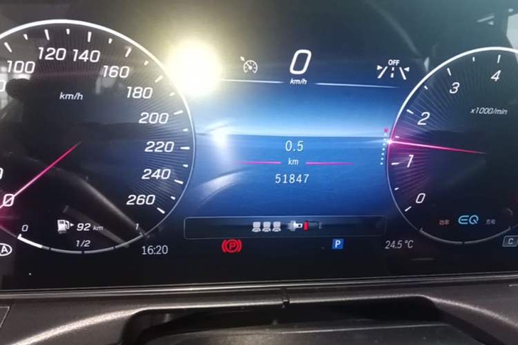 Used Mercedes-Benz C-Class 2022 Restyled C 260 L Sport Edition Odometer Close Up