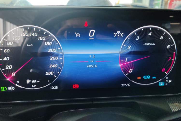 Used Mercedes-Benz C-Class 2022 Restyled C 260 L Sport Edition Odometer Close Up