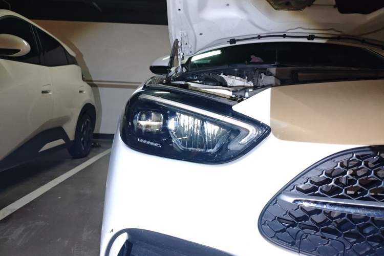 Used Mercedes-Benz C-Class 2022 Restyled C 260 L Sport Edition Right Front Headlight