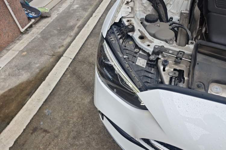 Used Mercedes-Benz C-Class 2022 Restyled C 260 L Sport Edition Right Front Headlight