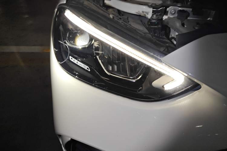 Used Mercedes-Benz C-Class 2022 C 200 L Sport Edition Right Front Headlight