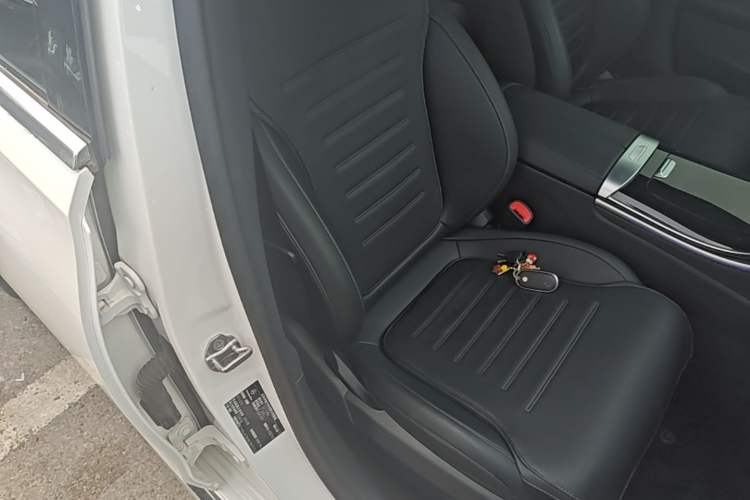 Used Mercedes-Benz C-Class 2022 Restyled C 260 L Sport Edition Right Front Seat