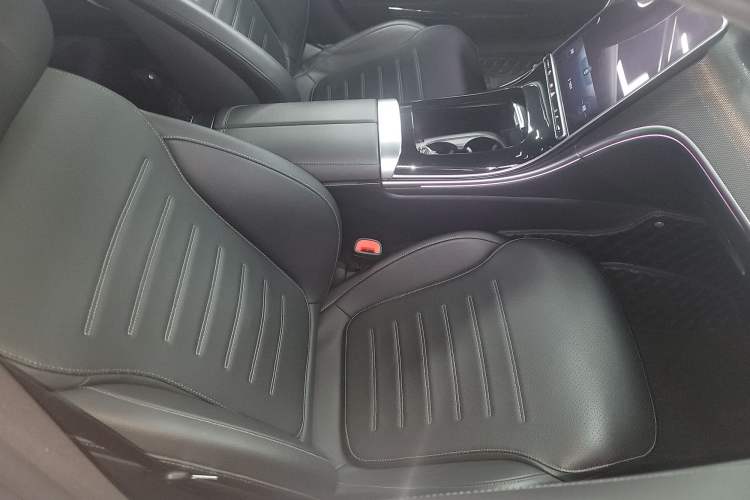Used Mercedes-Benz C-Class 2022 C 260 L Sport Edition Right Front Seat