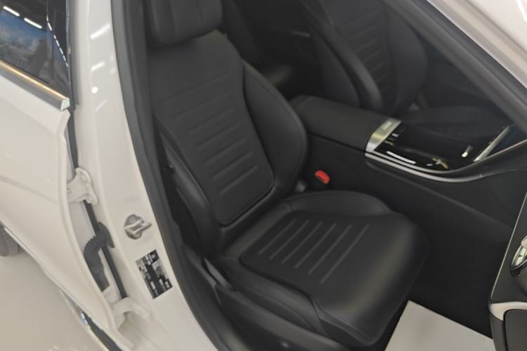 Used Mercedes-Benz C-Class 2022 Restyled C 260 L Sport Edition Right Front Seat