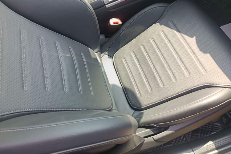 Used Mercedes-Benz C-Class 2022 Restyled C 260 L Sport Edition Right Front Seat