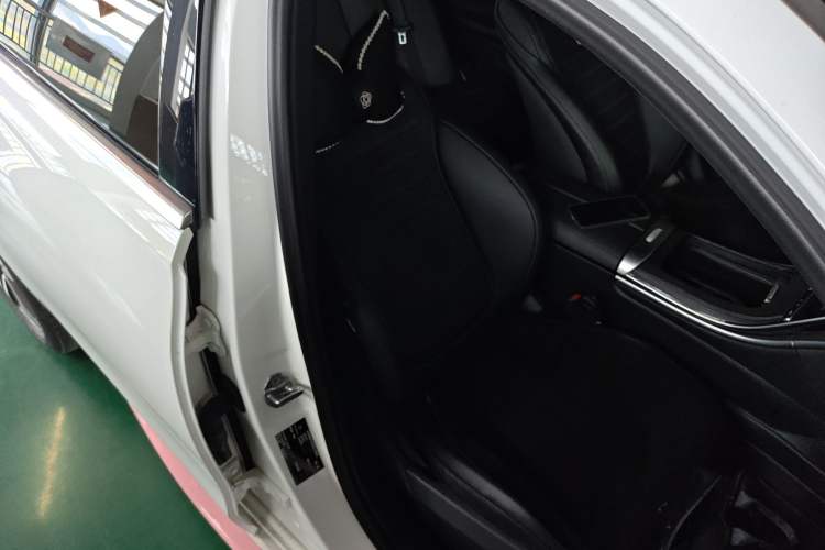 Used Mercedes-Benz C-Class 2022 Restyled C 200 L Sport Edition Right Front Seat