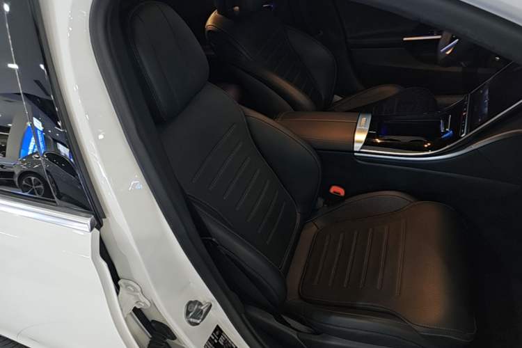 Used Mercedes-Benz C-Class 2022 C 200 L Sport Edition Right Front Seat