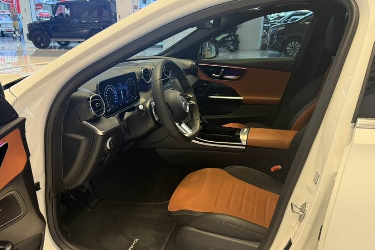 Used Mercedes-Benz C-Class 2022 Restyled C 200 L Sport Edition Right Front Seat