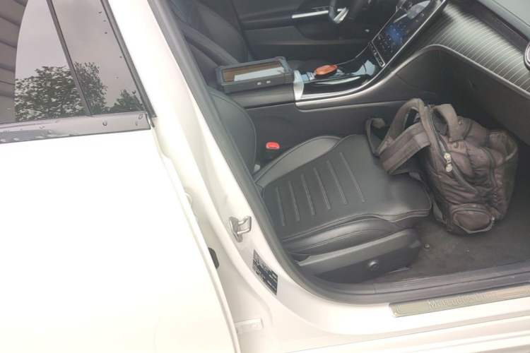 Used Mercedes-Benz C-Class 2022 C 200 L Sport Edition Right Front Seat