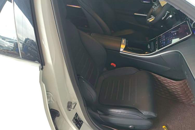 Used Mercedes-Benz C-Class 2022 Restyled C 200 L Sport Edition Right Front Seat
