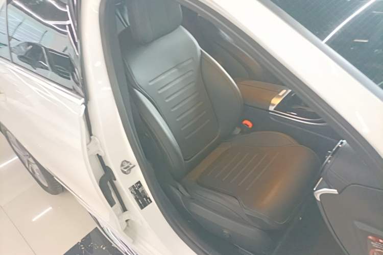 Used Mercedes-Benz C-Class 2022 Restyled C 200 L Sport Edition Right Front Seat