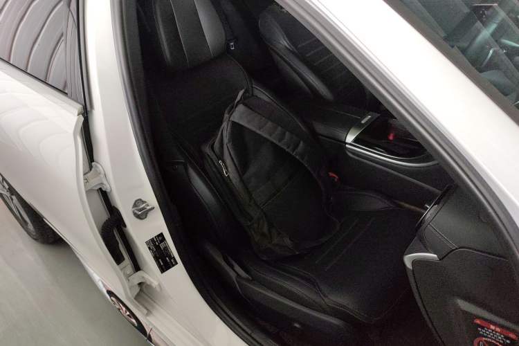 Used Mercedes-Benz C-Class 2022 Restyled C 200 L Sport Edition Right Front Seat