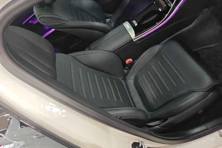 Used Mercedes-Benz C-Class 2022 Restyled C 260 L Sport Edition Right Front Seat