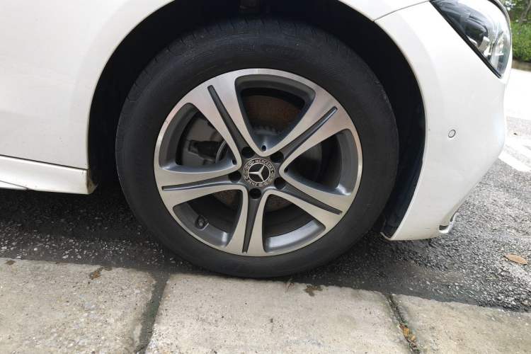 Used Mercedes-Benz C-Class 2022 Restyled C 200 L Sport Edition Right Front Wheel Hub