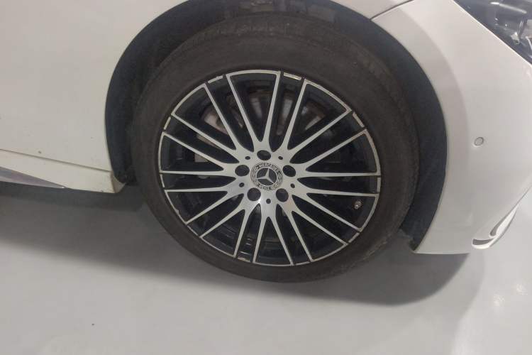 Used Mercedes-Benz C-Class 2022 C 260 L Sport Edition Right Front Wheel Hub