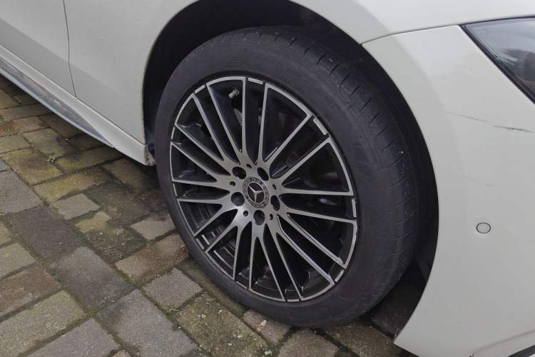 Used Mercedes-Benz C-Class 2022 Restyled C 260 L Sport Edition Right Front Wheel Hub
