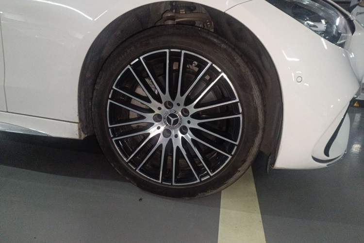 Used Mercedes-Benz C-Class 2022 C 260 L Sport Edition Right Front Wheel Hub