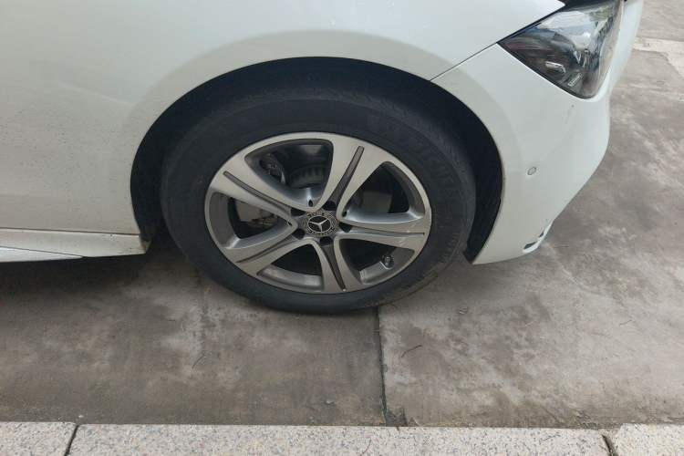 Used Mercedes-Benz C-Class 2022 Restyled C 200 L Sport Edition Right Front Wheel Hub