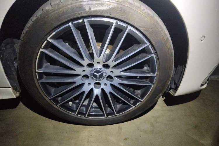 Used Mercedes-Benz C-Class 2022 Facelift C 260 L Right Front Wheel Hub