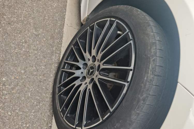 Used Mercedes-Benz C-Class 2022 Restyled C 260 L Sport Edition Right Front Wheel Hub