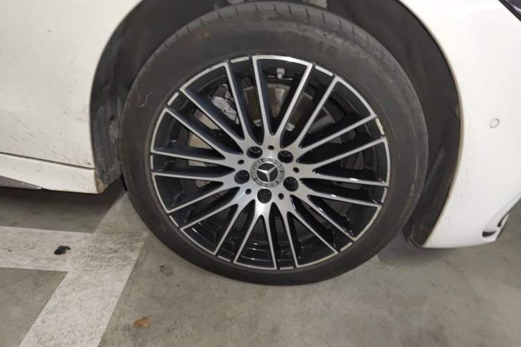 Used Mercedes-Benz C-Class 2022 C 260 L Sport Edition Right Front Wheel Hub