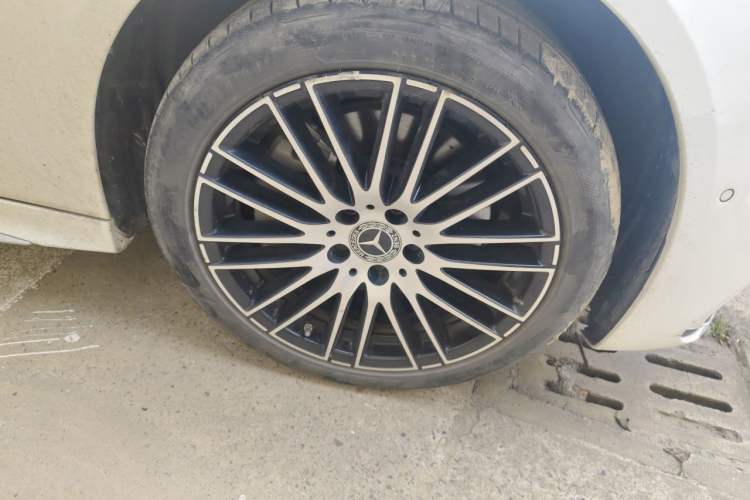 Used Mercedes-Benz C-Class 2022 C 260 L Sport Edition Right Front Wheel Hub