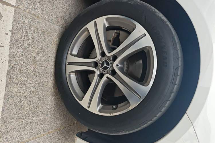 Used Mercedes-Benz C-Class 2022 Restyled C 200 L Sport Edition Right Front Wheel Hub