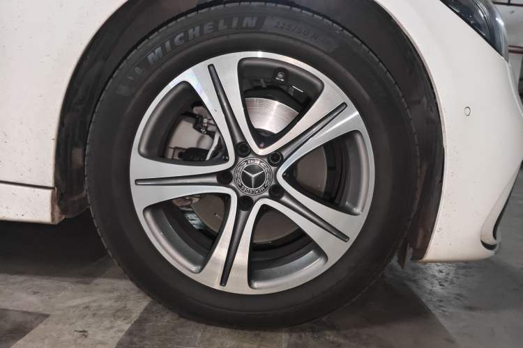 Used Mercedes-Benz C-Class 2022 C 200 L Sport Edition Right Front Wheel Hub