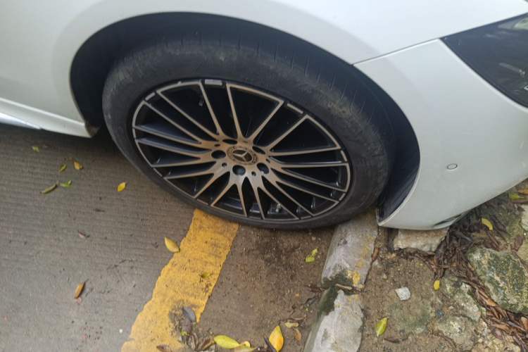 Used Mercedes-Benz C-Class 2022 Restyled C 260 L Sport Edition Right Front Wheel Hub