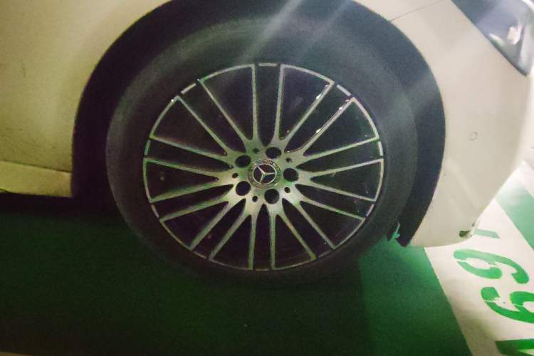 Used Mercedes-Benz C-Class 2022 Restyled C 260 L Sport Edition Right Front Wheel Hub
