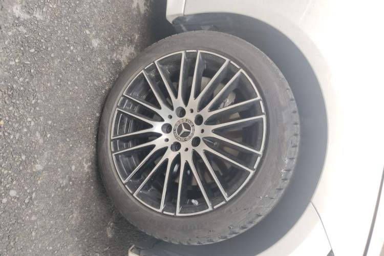 Used Mercedes-Benz C-Class 2022 C 260 L Right Front Wheel Hub