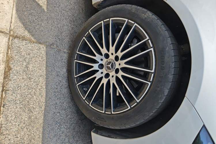 Used Mercedes-Benz C-Class 2022 C 260 L Sport Edition Right Front Wheel Hub