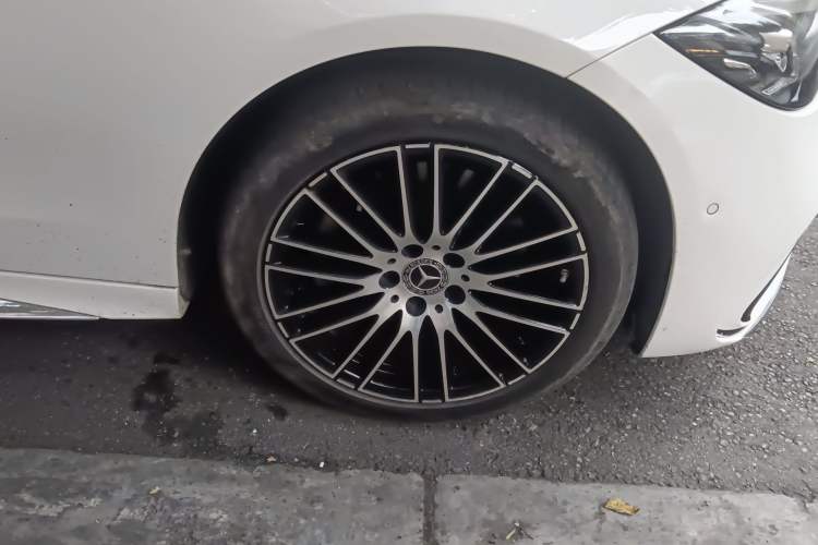 Used Mercedes-Benz C-Class 2022 C 260 L Sport Edition Right Front Wheel Hub