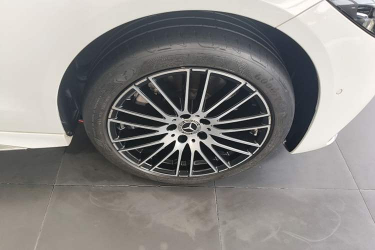 Used Mercedes-Benz C-Class 2022 Restyled C 260 L Sport Edition Right Front Wheel Hub