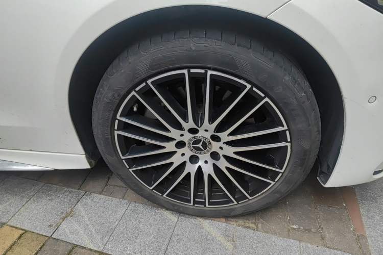 Used Mercedes-Benz C-Class 2022 Restyled C 260 L Sport Edition Right Front Wheel Hub