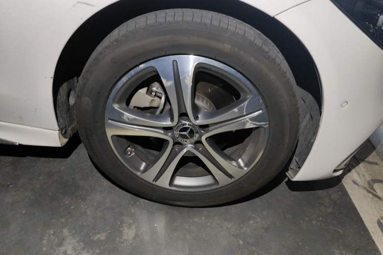 Used Mercedes-Benz C-Class 2022 Restyled C 200 L Sport Edition Right Front Wheel Hub