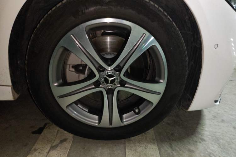 Used Mercedes-Benz C-Class 2022 C 200 L Sport Edition Right Front Wheel Hub