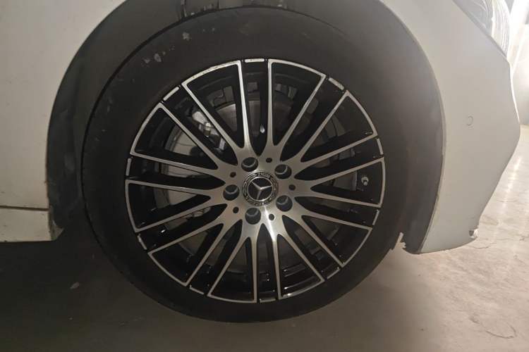 Used Mercedes-Benz C-Class 2022 C 260 L Sport Edition Right Front Wheel Hub
