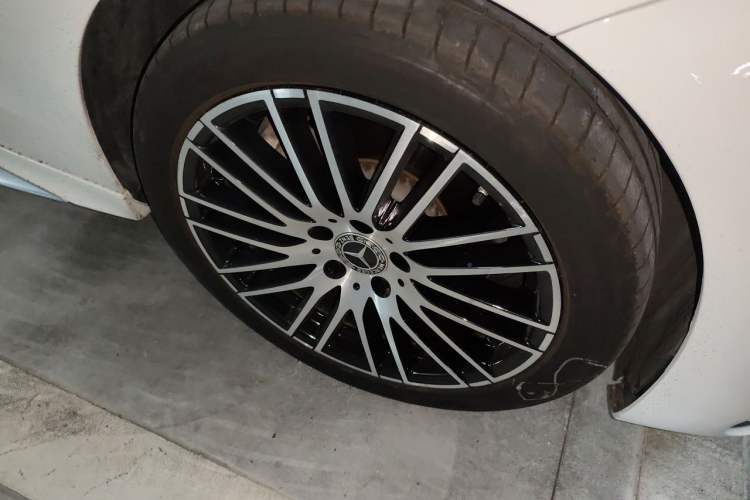 Used Mercedes-Benz C-Class 2022 Restyled C 260 L Sport Edition Right Front Wheel Hub
