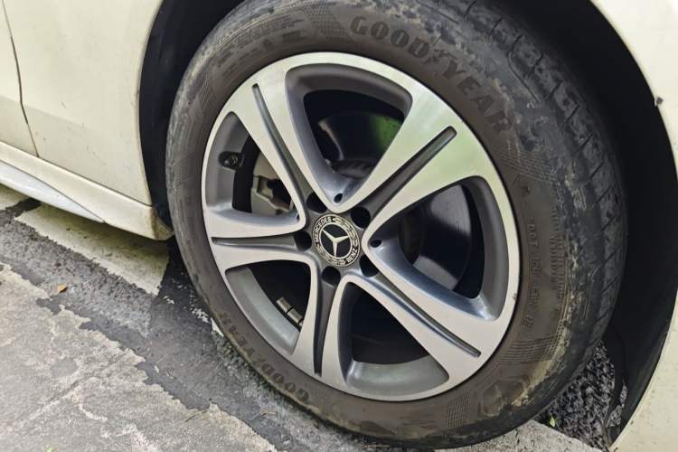 Used Mercedes-Benz C-Class 2022 C 200 L Sport Edition Right Front Wheel Hub