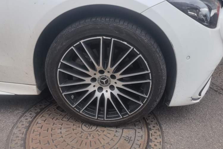 Used Mercedes-Benz C-Class 2022 Restyled C 260 L Sport Edition Right Front Wheel Hub
