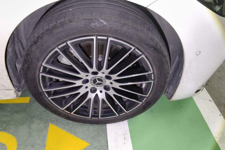 Used Mercedes-Benz C-Class 2022 C 260 L Right Front Wheel Hub