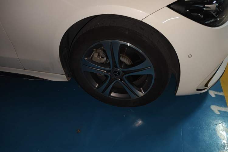 Used Mercedes-Benz C-Class 2022 C 200 L Sport Edition Right Front Wheel Hub