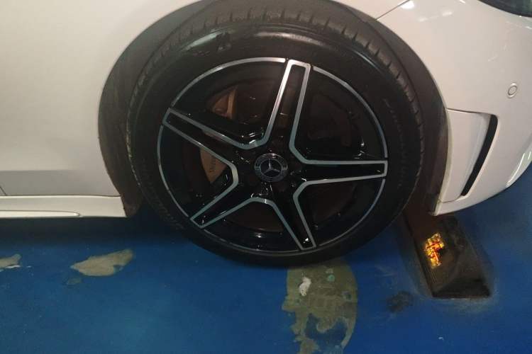 Used Mercedes-Benz C-Class 2022 Refreshed C 260 Coupe Right Front Wheel Hub
