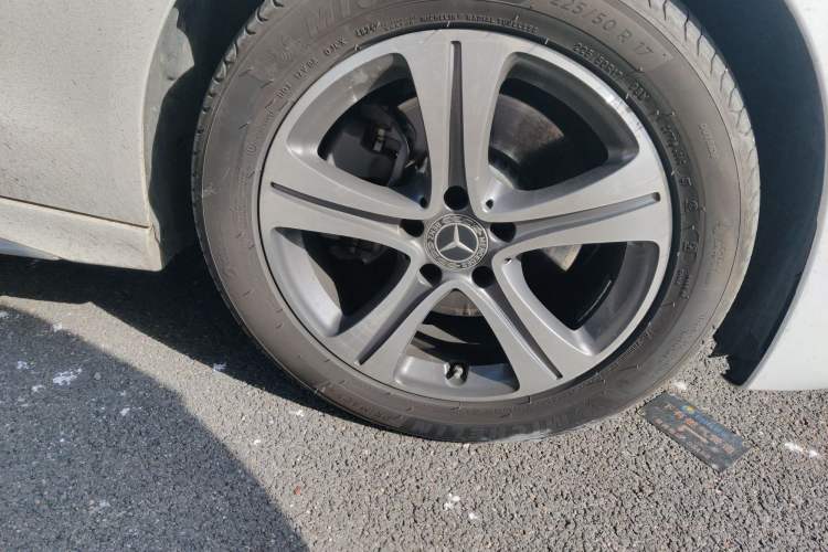 Used Mercedes-Benz C-Class 2022 Restyled C 200 L Sport Edition Right Front Wheel Hub