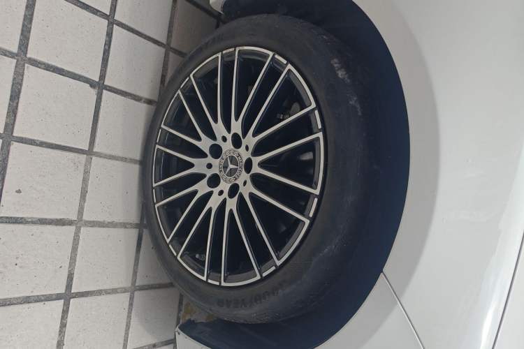 Used Mercedes-Benz C-Class 2022 Restyled C 260 L Sport Edition Right Front Wheel Hub