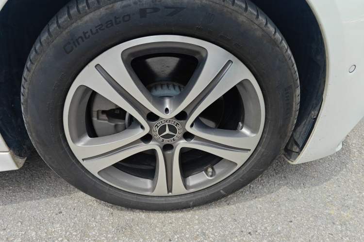 Used Mercedes-Benz C-Class 2022 Restyled C 200 L Sport Edition Right Front Wheel Hub